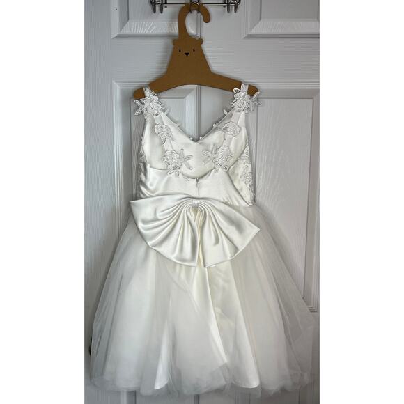 White Embroidery Bow Formal Dress sz 8 - Picture 3 of 3